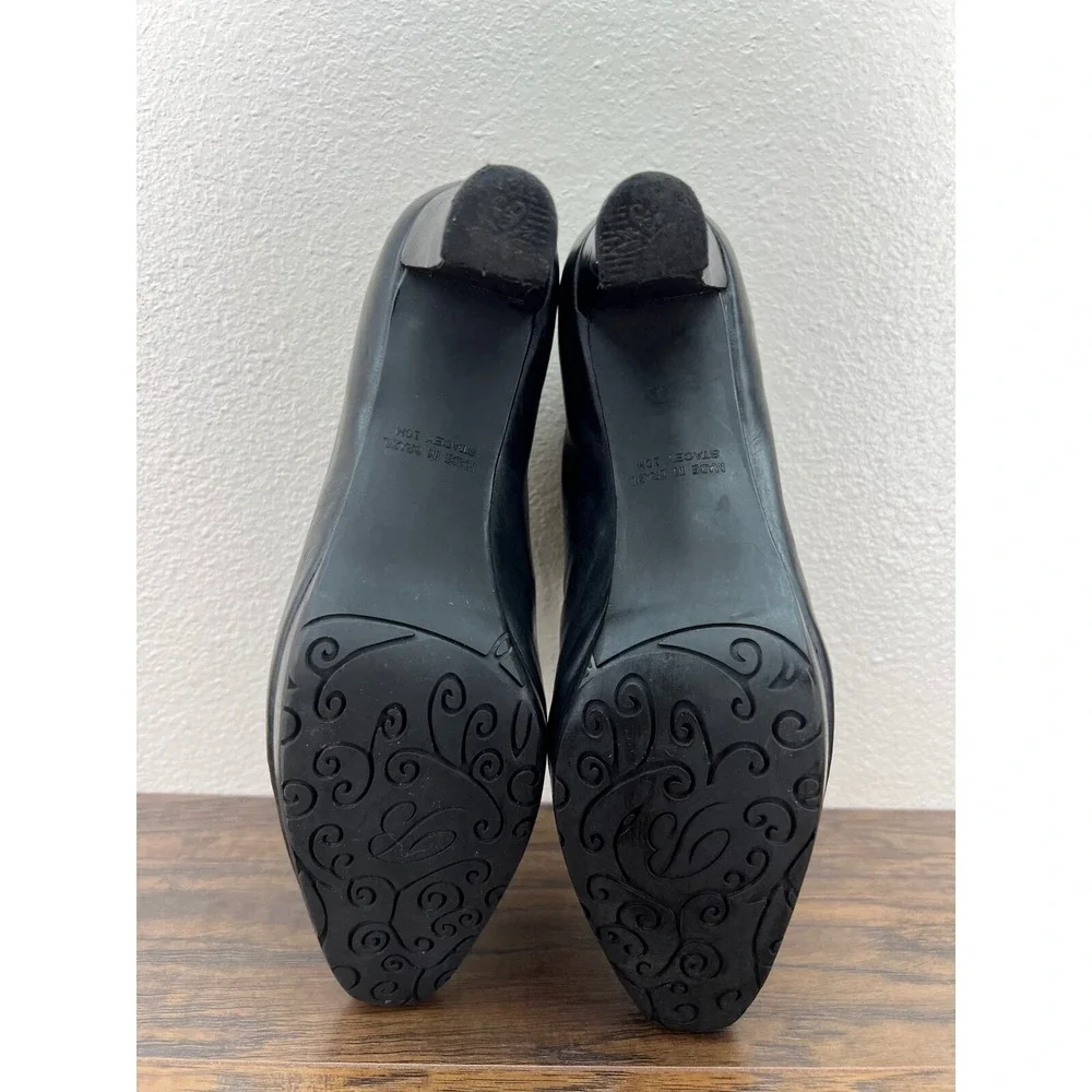 Brighton Women's 10M Stacey Black Leather Zip Ankle Heeled‎ Boots